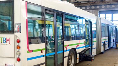 Чернівці безкоштовно отримали автобус від французького міста Мец Чернівці безкоштовно отримали автобус від французького міста Мец