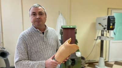 Майже 1,5 тисячі протезів від повномасштабної війни виготовили на підприємстві Полтави Майже 1,5 тисячі протезів від повномасштабної війни виготовили на підприємстві Полтави