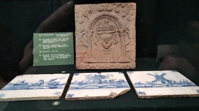 Теракотова кахля 17-го століття