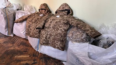 Військовим на фронт відправили теплі речі з Хмельницького