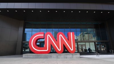 Компанія CNN звільнила трьох невакцинованих співробітників. У чому проблема