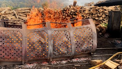 На Закарпатті сталася пожежа на території підприємства із виробництва деревного вугілля На Закарпатті сталася пожежа на території підприємства із виробництва деревного вугілля
