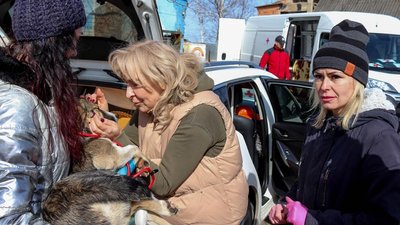 Волонтери з Польщі привезли допомогу у притулок для тварин "Дім Сірка" на Франківщину Волонтери з Польщі привезли допомогу у притулок для тварин "Дім Сірка" на Франківщину