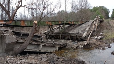 Автодор прибирає трасу Киів-Чернігів і відновлює мости Автодор прибирає трасу Киів-Чернігів і відновлює мости