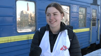 "Це має хтось робити". Вже рік "Лікарі без кордонів" евакуйовують поранених українців "Це має хтось робити". Вже рік "Лікарі без кордонів" евакуйовують поранених українців