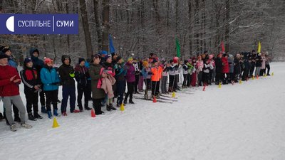 На підтримку українських олімпійців у Сумах підняли державний та Олімпійський прапори На підтримку українських олімпійців у Сумах підняли державний та Олімпійський прапори
