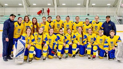 Україна здобула суху розгромну перемогу в першому матчі чемпіонату світу з хокею серед жінок