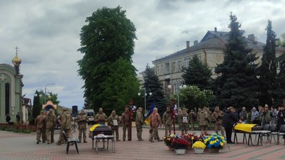 У Черкасах попрощалися із двома захисниками