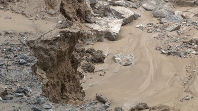 На Селянському узвозі у Дніпрі змило дорогу На Селянському узвозі у Дніпрі змило дорогу