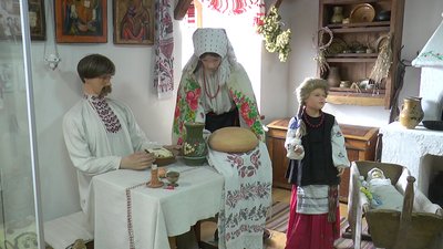 У Миколаївському краєзнавчому музеї розповіли про колекцію рушників та вишиванок У Миколаївському краєзнавчому музеї розповіли про колекцію рушників та вишиванок