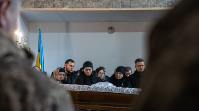 У Тернополі попрощалися із загиблим військовослужбовцем Віталієм Невінським У Тернополі попрощалися із загиблим військовослужбовцем Віталієм Невінським