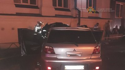 У Харкові під час руху загорілася автівка — водій встиг вистрибнути У Харкові під час руху загорілася автівка — водій встиг вистрибнути