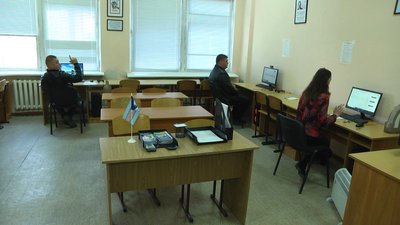 Одночасно складати іспит можуть п'ятеро людей.