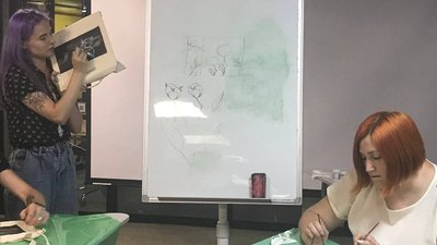 У Вінниці організували майстер-клас із розпису еко-сумки У Вінниці організували майстер-клас із розпису еко-сумки