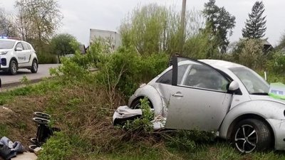 На Буковині перекинулось авто. В салоні було немовля