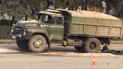 На Вінниччині у ДТП з вантажівкою загинули троє людей