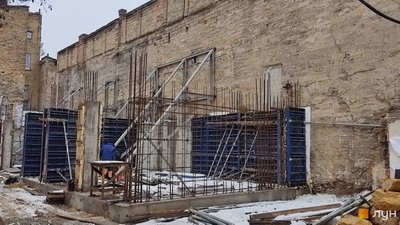 Поряд з будинком, де тріснула стіна, може з’явитися новобудова Поряд з будинком, де тріснула стіна, може з’явитися новобудова