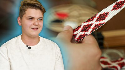 Вироби з бісеру: хлопець у Чернігові створює прикраси та аксесуари для автомобілів