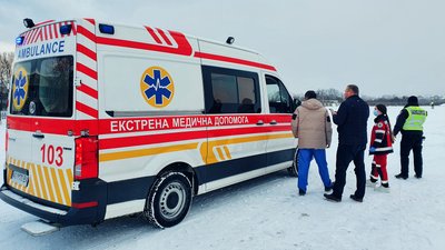Новонародженого хлопчика транспортували гелікоптером з Ужгорода до Львова