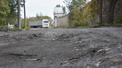 Понад 100 млн гривень на ремонт доріг витратять з міського бюджету до кінця року Понад 100 млн гривень на ремонт доріг витратять з міського бюджету до кінця року