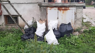 На Франківщині волонтери зібрали понад тисячу кілограмів макулатури, щоб допомогти українським воїнам На Франківщині волонтери зібрали понад тисячу кілограмів макулатури, щоб допомогти українським воїнам