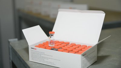На Рівненщину привезли вакцину CoronaVac. Що варто знати