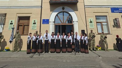 Більшівці, Франківщина, ОУН, меморіальні дошки