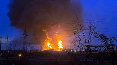 У російському Бєлгороді сталась пожежа на нафтобазі. Місцевий губернатор звинуватив Україну