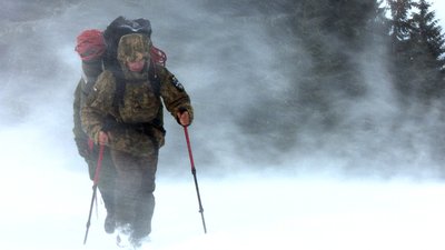 “Емоції зашкалюють, адреналин бурлить”. Як військові проходять гірську підготовку “Емоції зашкалюють, адреналин бурлить”. Як військові проходять гірську підготовку