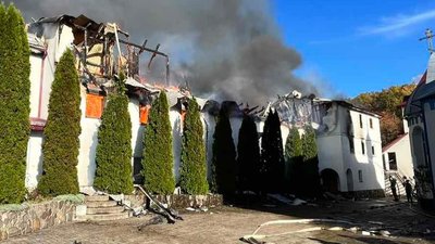 На Закарпатті горів монастир На Закарпатті горів монастир