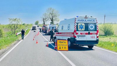 Автомобіль з’їхав у річку. На Прикарпатті у ДТП загинули дві киянки, ще дві людини травмувалися Автомобіль з’їхав у річку. На Прикарпатті у ДТП загинули дві киянки, ще дві людини травмувалися
