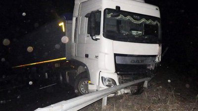 На Миколаївщині легковик зіткнулася з вантажівкою. Водій загинув На Миколаївщині легковик зіткнулася з вантажівкою. Водій загинув