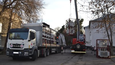 Волонтери Червоного Хреста передали 36 трансформаторів миколаївським енергетикам