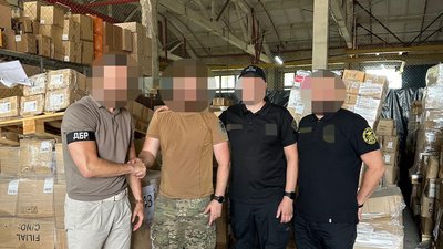 вилучили товар на митниці