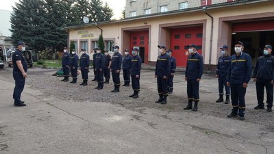 Волинські рятувальники поїхали у Карпати. З собою везуть техніку