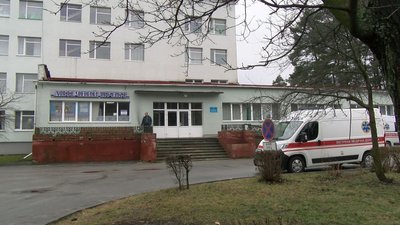 Волинянка, яку покусав скажений пес, третій тиждень – у лікарні. Усіх тварин вакцинують