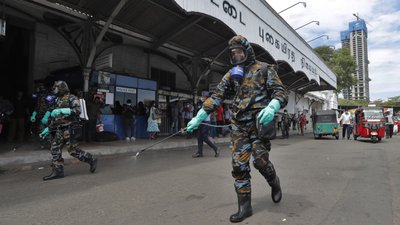 На Шрі-Ланці ввели комендантську годину. Порожні пляжі та вулиці очима українки