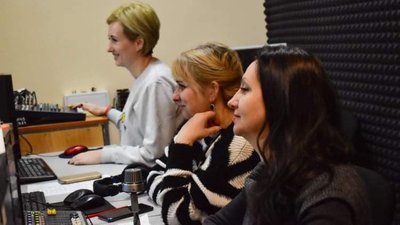 "Будьте щирими зі своїми слухачами". Інтерв'ю з радіоведучою Миколаєва "Будьте щирими зі своїми слухачами". Інтерв'ю з радіоведучою Миколаєва