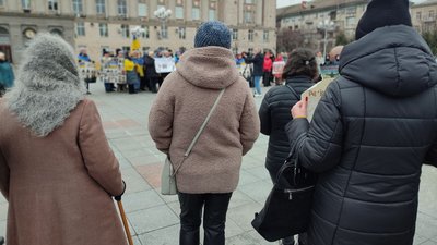 "Поверніть полонених додому": у Черкасах відбулася акція "Поверніть полонених додому": у Черкасах відбулася акція
