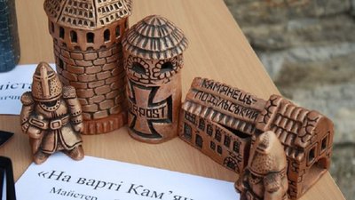 На Хмельниччині визначено кращий сувенір 2022 року На Хмельниччині визначено кращий сувенір 2022 року