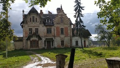 Краще з усіх збереглася в автентичному вигляді вілла над ставом. Фото: Суспільне Поділля Краще з усіх збереглася в автентичному вигляді вілла над ставом. Фото: Суспільне Поділля