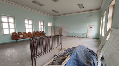 Залізничний вокзал всередині Залізничний вокзал всередині