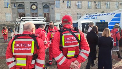 Для допомоги на деокупованих територіях: черкаські медики отримали 9 автівок Для допомоги на деокупованих територіях: черкаські медики отримали 9 автівок