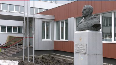 Школи з іменами радянських героїв: Луценко Школи з іменами радянських героїв: Луценко