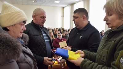 Ордени "За мужність" III ступеня (посмертно) вручили родинам оборонців з Вінниччини