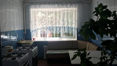 В Аркадії з гуртожитку виселяють студентів та викладачів. Будівлю законсервують. ВІДЕО