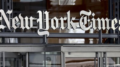 New York Times відвела першу шпальту іменам жертв COVID-19