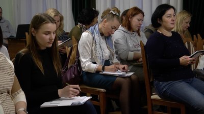 В Домі української культури у Житомирі розпочався експрес-курс "Щоденна українська" В Домі української культури у Житомирі розпочався експрес-курс "Щоденна українська"