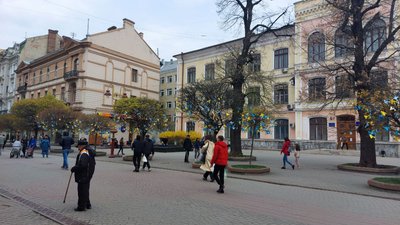 Майже 2 400 писанок прикрасять "стометрівку" Івано-Франківська Майже 2 400 писанок прикрасять "стометрівку" Івано-Франківська