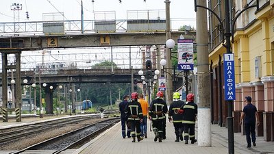 Поліцейські в Тернополі знайшли чоловіка, який повідомив про замінування колії